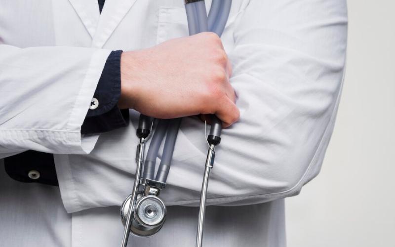 Kraj novým dotačním programem podpoří lékaře nemocnic v regionu v doktorském studiu a ve studijních programech MBA a MHA